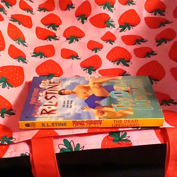 R.L. STINE Fear Street Super Chiller "The Dead Lifeguard" - Picture 6 of 8